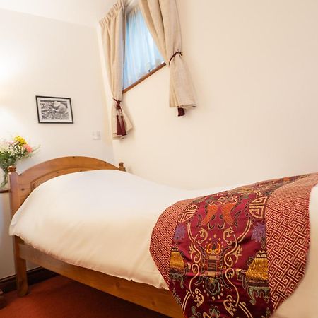 Garden Hotel Bangor  Room photo