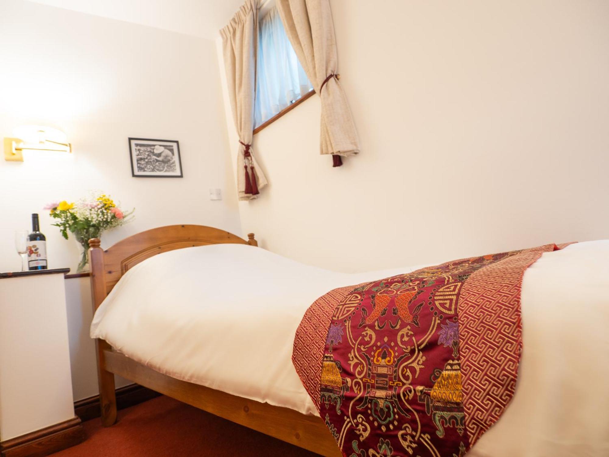 Garden Hotel Bangor  Room photo